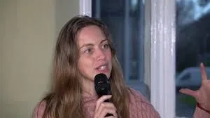 Vida em outros planetas e consciência - Louise Kay
